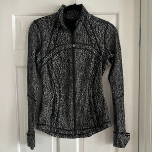 Lululemon Women's Black and Gray Jacket